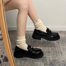 画像をギャラリービューアに読み込む, カフェ巡りが趣味な女の子のコインローファー _N3491