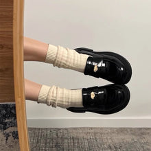 画像をギャラリービューアに読み込む, カフェ巡りが趣味な女の子のコインローファー _N3491