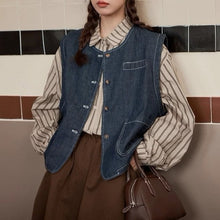 画像をギャラリービューアに読み込む, 【2点セット】クラシカルな街を歩くデニムベストセットシャツ_N1642