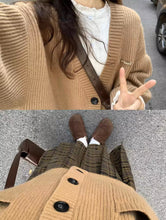 画像をギャラリービューアに読み込む, 【2点セット】イチョウ並木を散歩する日のオーバーサイズカーディガンとチェックスカートのコーデセット_N3156