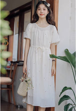 画像をギャラリービューアに読み込む, お出かけしたくなる日のプチフラワー刺繍ワンピース_N2273
