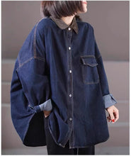 画像をギャラリービューアに読み込む, ショートカットが似合う女の子のオーバーサイズデニムシャツ_N1789