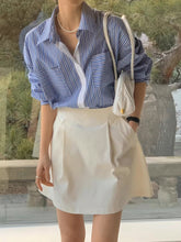 画像をギャラリービューアに読み込む, 部屋に飾るお花を買いに行くマルチストライプシャツ_N1997