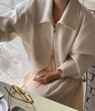 画像をギャラリービューアに読み込む, 青山のカフェで待ち合わせるツイードショートジャケット_N3492