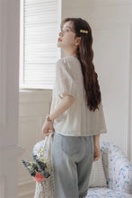 画像をギャラリービューアに読み込む, エッフェル塔を見ながらランチする日のVネックフレアブラウス_N2418