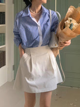 画像をギャラリービューアに読み込む, 部屋に飾るお花を買いに行くマルチストライプシャツ_N1997