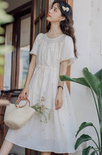 画像をギャラリービューアに読み込む, お出かけしたくなる日のプチフラワー刺繍ワンピース_N2273