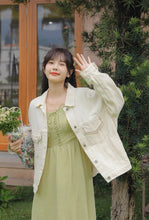 画像をギャラリービューアに読み込む, 実家のお花屋さんを手伝う女の子の刺繍デニムジャケット_N3531