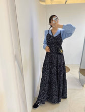 画像をギャラリービューアに読み込む, 週末に青空の下でピクニックする小花柄キャミワンピース_N2022