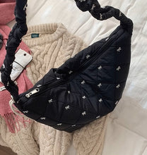 画像をギャラリービューアに読み込む, ワッフルを焼いてくれてた女の子のリボンキルティングボディバッグ_N3221