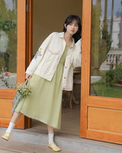 画像をギャラリービューアに読み込む, 実家のお花屋さんを手伝う女の子の刺繍デニムジャケット_N3531