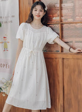画像をギャラリービューアに読み込む, お出かけしたくなる日のプチフラワー刺繍ワンピース_N2273