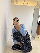 画像をギャラリービューアに読み込む, 週末に青空の下でピクニックする小花柄キャミワンピース_N2022