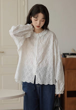 画像をギャラリービューアに読み込む, ハチミツをたっぷりかけるあの子の刺繍フリルブラウス_N3484