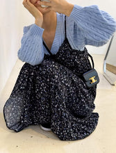 画像をギャラリービューアに読み込む, 週末に青空の下でピクニックする小花柄キャミワンピース_N2022