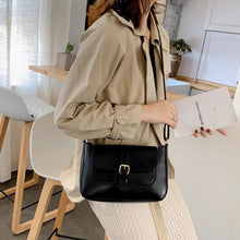 画像をギャラリービューアに読み込む, 傘を貸してくれた女の子のフラップショルダーバッグ_N3003