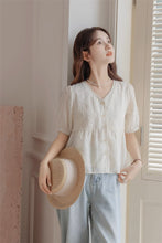 画像をギャラリービューアに読み込む, エッフェル塔を見ながらランチする日のVネックフレアブラウス_N2418