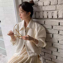 画像をギャラリービューアに読み込む, 青山のカフェで待ち合わせるツイードショートジャケット_N3492