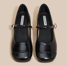 画像をギャラリービューアに読み込む, カフェで読書を楽しむワンストラップバレエシューズ_N2934