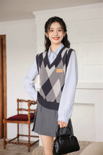画像をギャラリービューアに読み込む, 【2点セット】大きな図書館で勉強会をするアーガイルベストセットシャツ_N2833