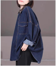 画像をギャラリービューアに読み込む, ショートカットが似合う女の子のオーバーサイズデニムシャツ_N1789