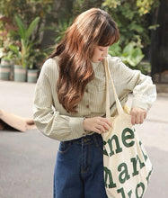 画像をギャラリービューアに読み込む, カフェで勉強をするあの子のストライプシャツ_N3526