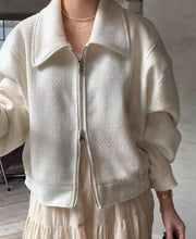 画像をギャラリービューアに読み込む, 青山のカフェで待ち合わせるツイードショートジャケット_N3492