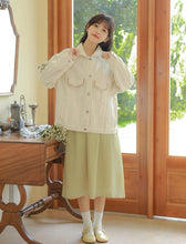 画像をギャラリービューアに読み込む, 実家のお花屋さんを手伝う女の子の刺繍デニムジャケット_N3531