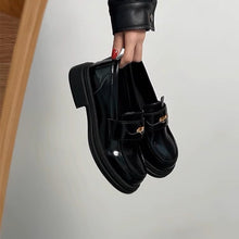 画像をギャラリービューアに読み込む, カフェ巡りが趣味な女の子のコインローファー _N3491