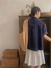 画像をギャラリービューアに読み込む, 焼き立てパンを買ってピクニックに行くステッチデザインシャツ_N2185