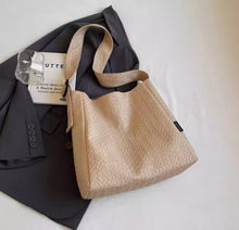 画像をギャラリービューアに読み込む, 都内で暮らすお姉さんのヘリンボーンビッグショルダーバッグ_N2813