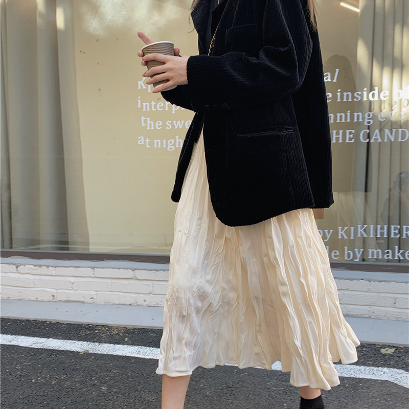 お決まりのカフェで待ち合わせるロングスカート_N1170 – coko tokyo お決まりのカフェで待ち合わせるロングスカート_N1170 – coko tokyo
