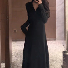 画像をギャラリービューアに読み込む, 木の床に映る影まで可愛く見せてくれるガーリーなロングワンピース _K0267