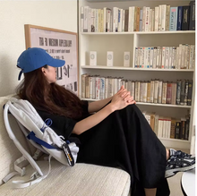 画像をギャラリービューアに読み込む, 大学の図書館で勉強する日のワンピース_N1347