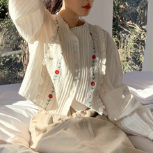 画像をギャラリービューアに読み込む, お花屋さんで働く女の子のフラワー刺繍フリルブラウス_N1384