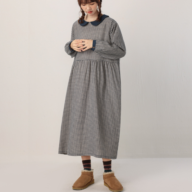 森の中のカフェにマフィンを買いに行く日のワンピース_N1441