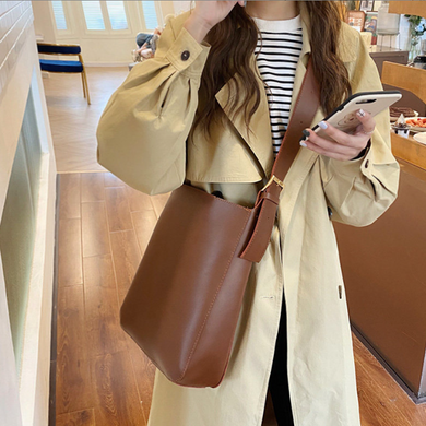 勉強熱心なあの子のショルダーバッグ_N1501