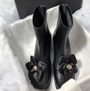 お花を買いに行く日のショートブーツ_N1543
