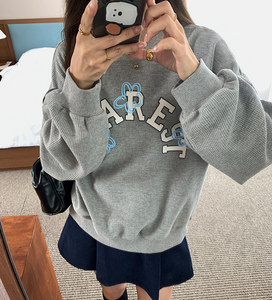 無邪気な笑顔が可愛い女の子のワッフルスウェット_N1544