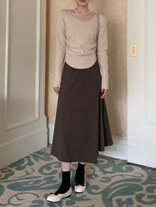 パリの展示会へ行く日のAラインラップスカート_N1747