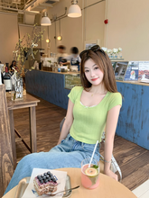 画像をギャラリービューアに読み込む, そっと気持ちを包むようにレースが踊る淡いグリーンニットT_K0051