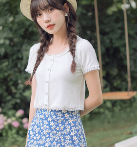 麦わら帽子と笑顔の記憶、ひと夏のきらめきを纏うフリルトップス_K0157