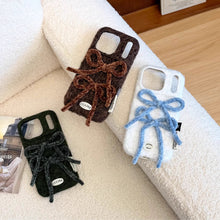 画像をギャラリービューアに読み込む, 冬のカフェでそっと手に馴染むふわもこリボン iPhoneケース_K0235