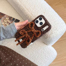 画像をギャラリービューアに読み込む, 冬のカフェでそっと手に馴染むふわもこリボン iPhoneケース_K0235