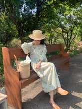 画像をギャラリービューアに読み込む, 【新作早割3/18まで】お花畑がキレイな公園でピクニックをする花柄パフスリーブワンピース_N3501