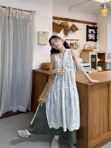 アンティークのランプが照らす、秘密のレシピノートと私の休日ワンピースコーデ_K0121