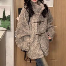 画像をギャラリービューアに読み込む, 夜景がきらめく高層レストランで、彼にエスコートされながら纏うロマンティックディナームードのファーコート _K0228