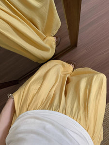 風の通り道でスケッチブックを開く、彼女のワイドシルエットパンツ_K0139