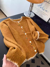 画像をギャラリービューアに読み込む, 秋色のボタンに恋をした街角の女の子が纏う、ふわ甘ぬくもりカーディガン _K0244