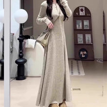 画像をギャラリービューアに読み込む, 木の床に映る影まで可愛く見せてくれるガーリーなロングワンピース _K0267